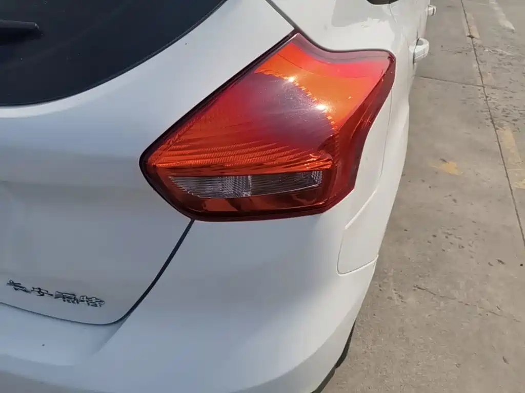 Ford Focus — миниатюра 8