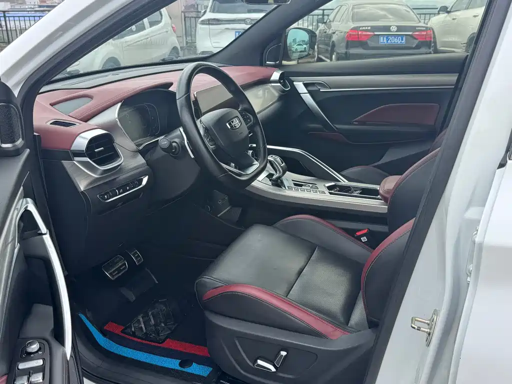 Geely Binyue — миниатюра 7