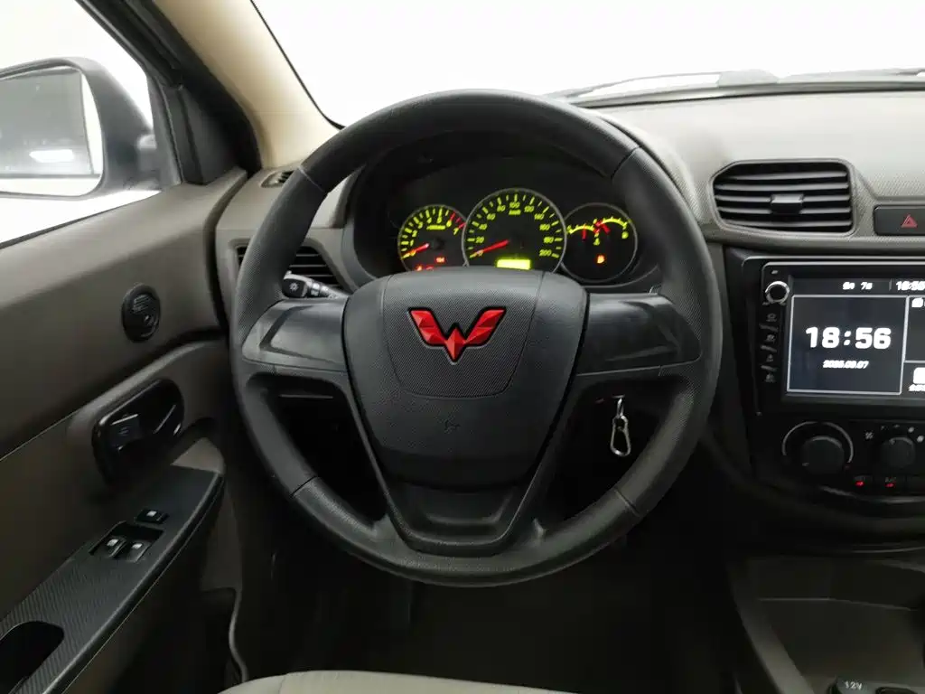 Wuling Hongguang — миниатюра 11