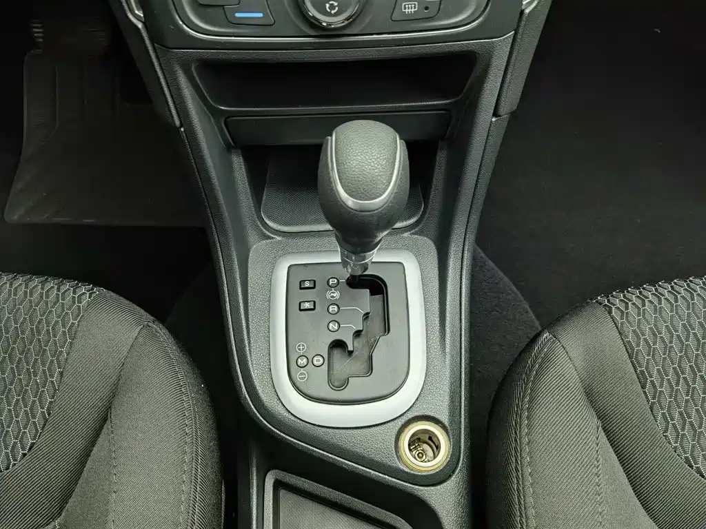 Peugeot 308 — миниатюра 13