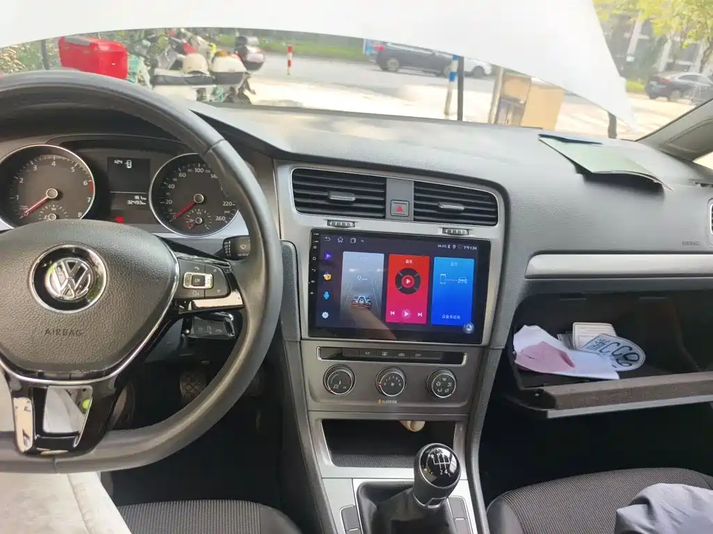 Volkswagen Golf — миниатюра 14
