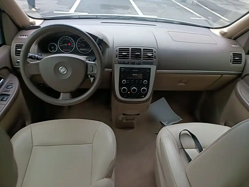 Buick GL8 — миниатюра 10
