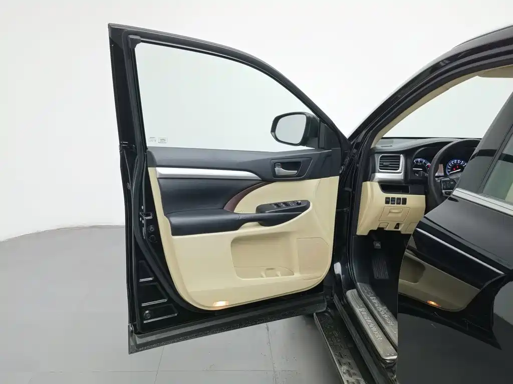 Toyota Highlander — миниатюра 8