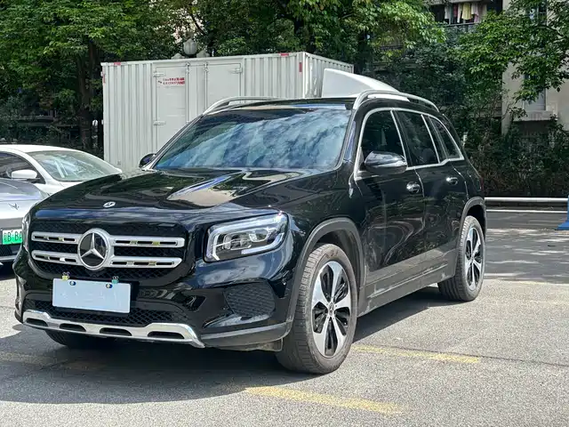 MERCEDES-BENZ GLB