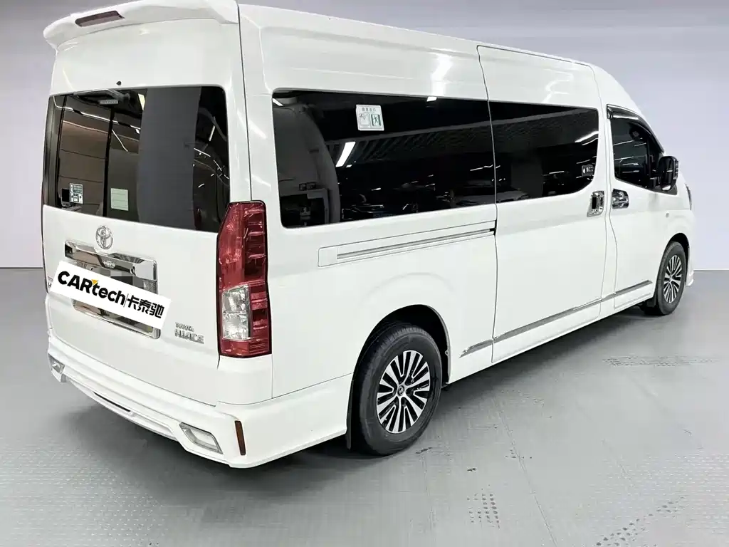 Toyota HiAce 2022 3.5L