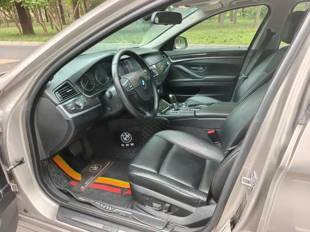 BMW 5 Series — миниатюра 4