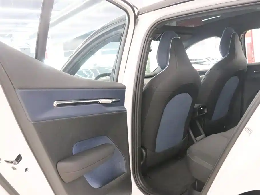 Volvo EX30 — миниатюра 14