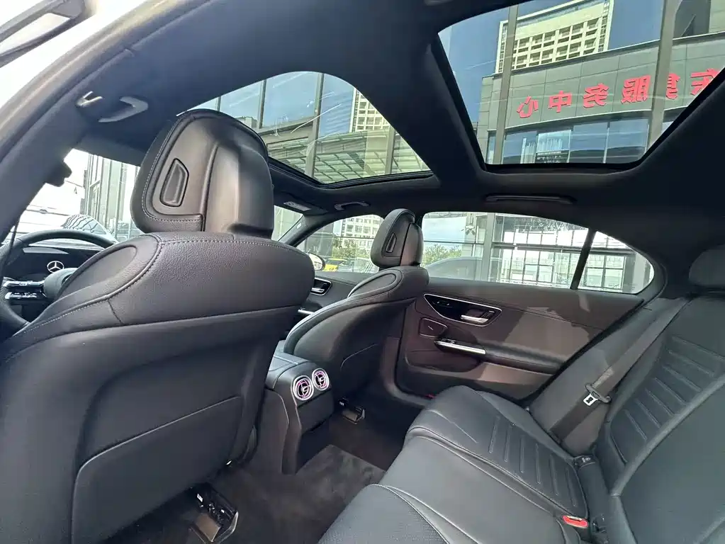 Mercedes-Benz C-Class — миниатюра 18