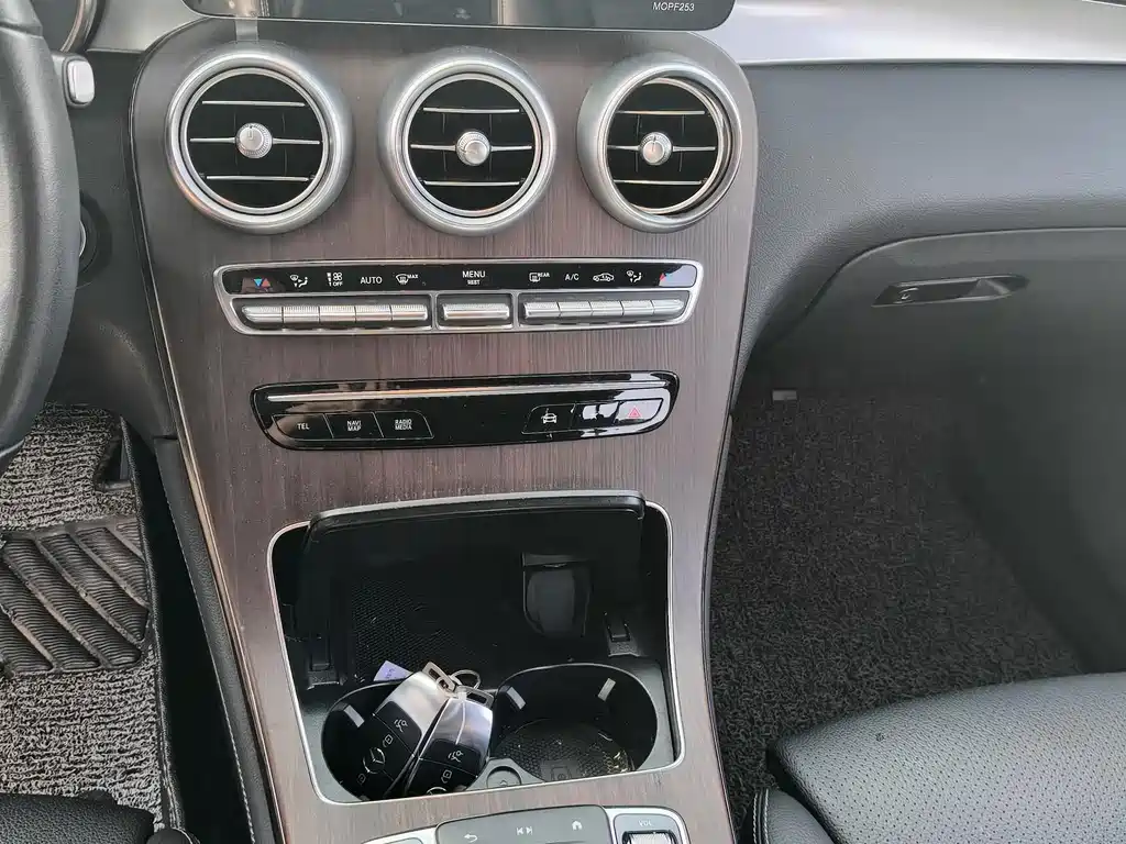 Mercedes-Benz GLC — миниатюра 10