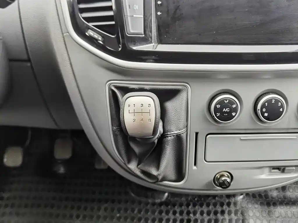 MAXUS V80 — миниатюра 13