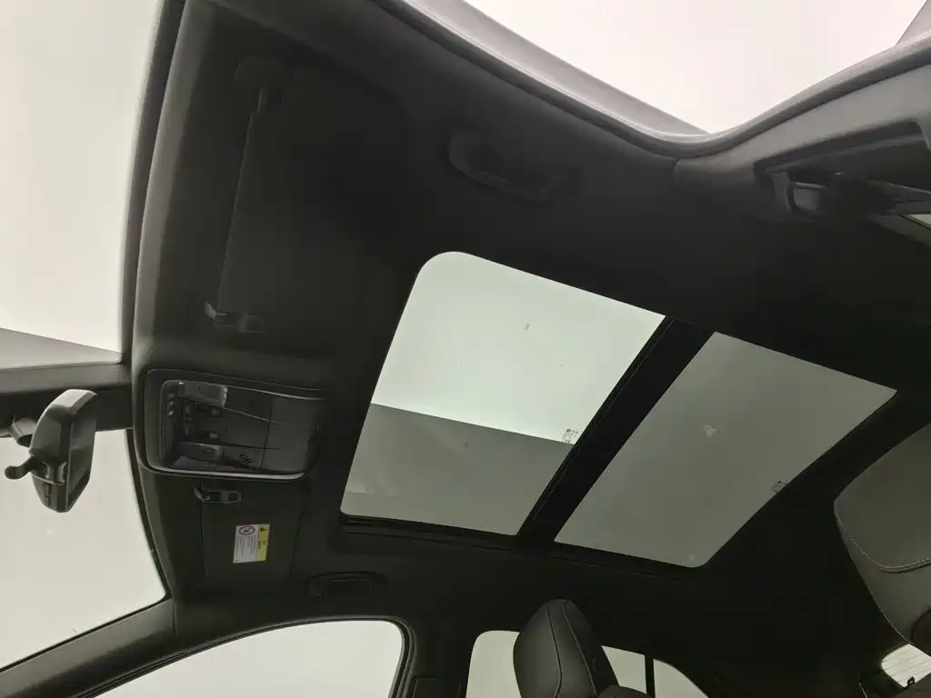 Cadillac XT4 — миниатюра 14