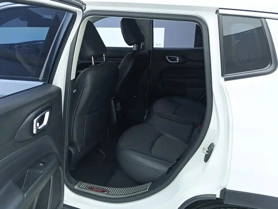 Jeep Compass — миниатюра 11