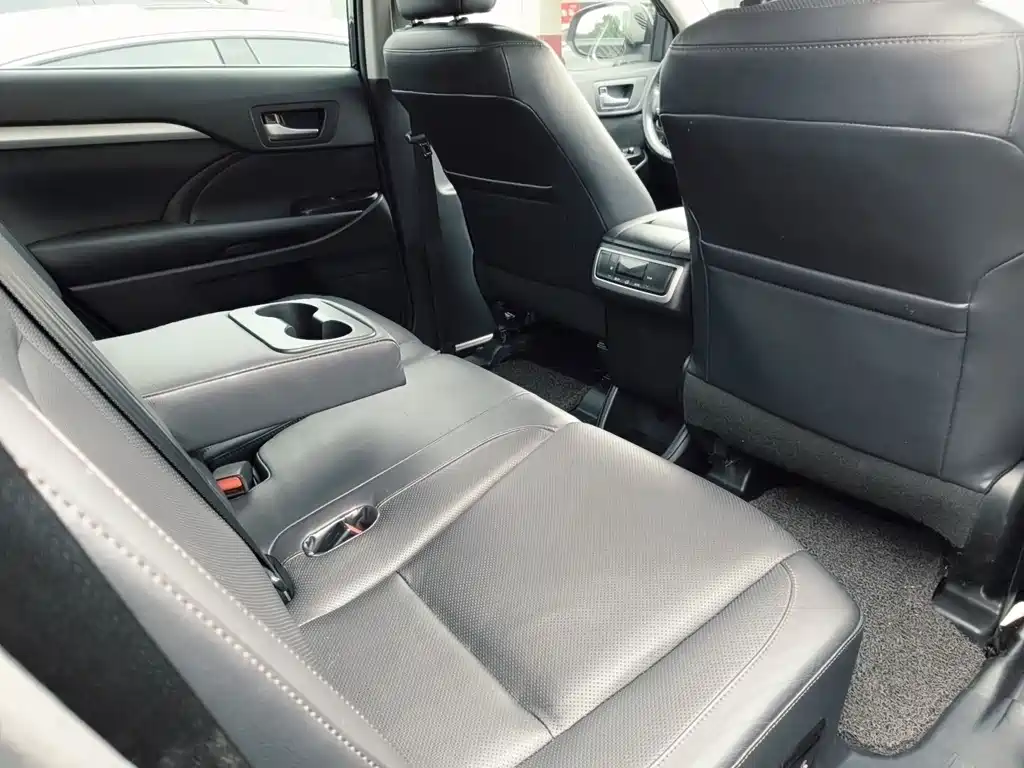 Toyota Highlander — миниатюра 7