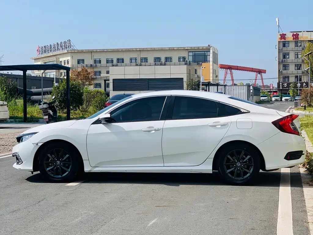 Honda Civic — миниатюра 4