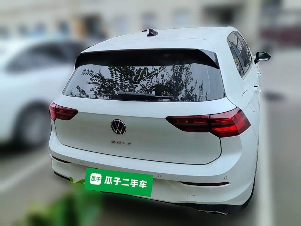 Volkswagen Golf 1.4 л 2022 г. Белый, пробег 28400 км