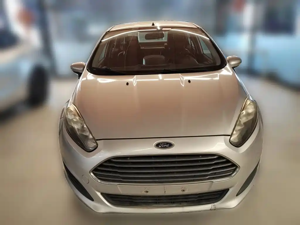 Ford Fiesta 2013 1.5L MT