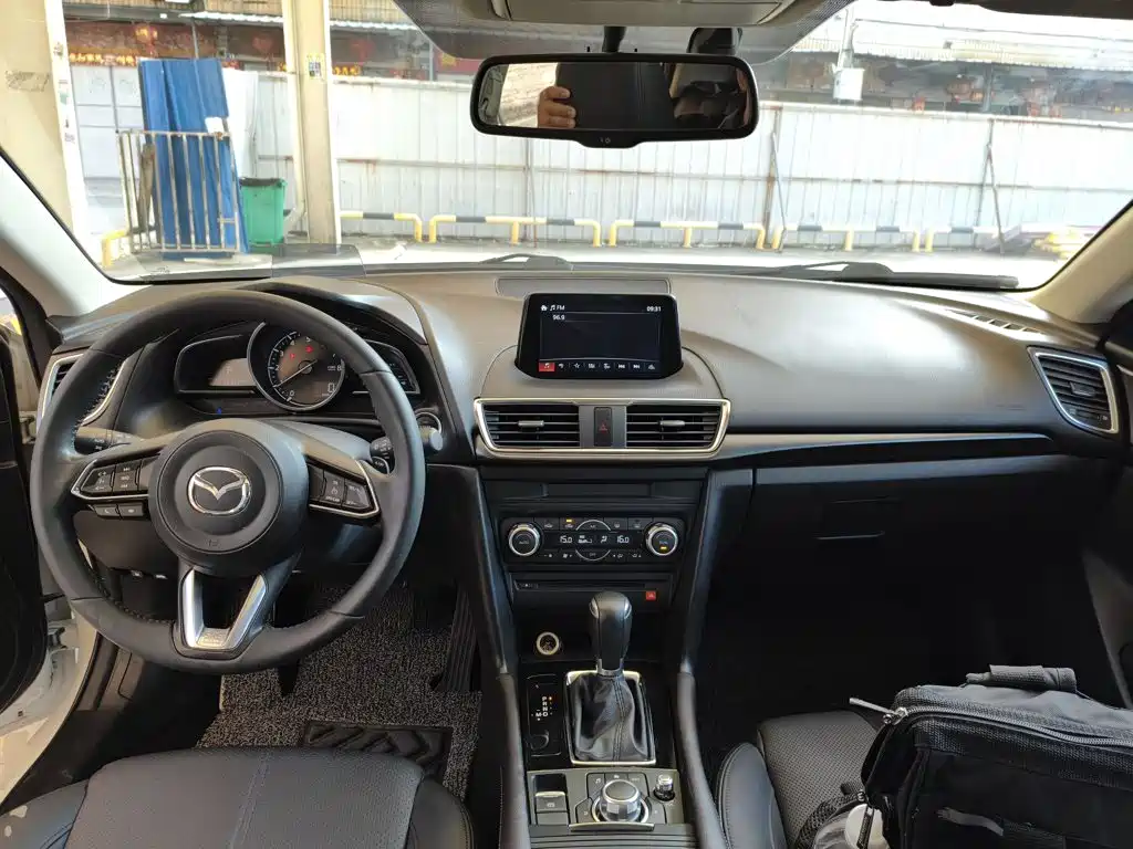 Mazda 3 Axela — миниатюра 10