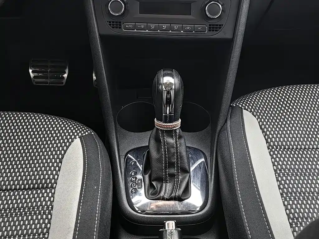 Volkswagen Polo — миниатюра 13