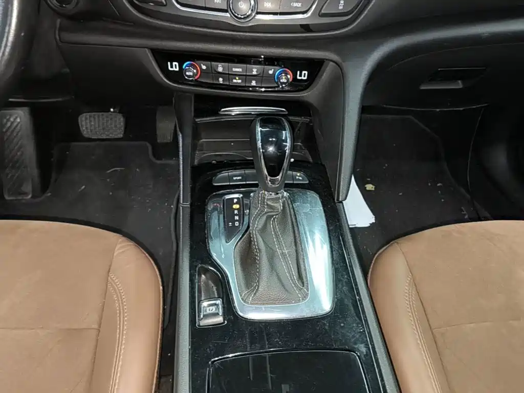 Buick Regal — миниатюра 14