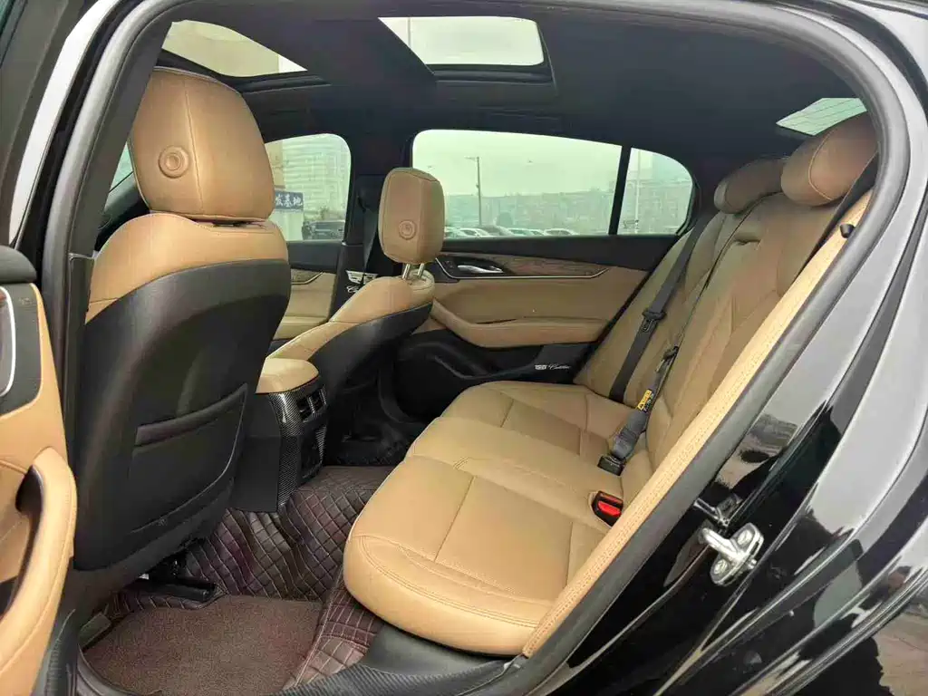 Cadillac CT5 — миниатюра 12