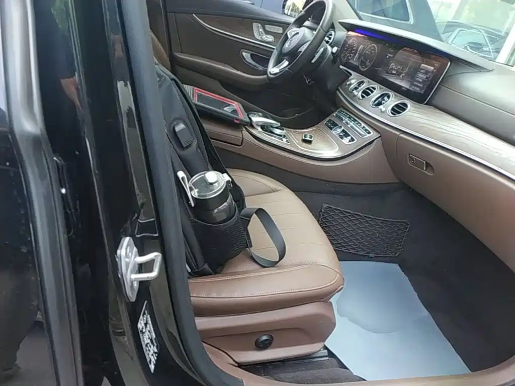 Mercedes-Benz E-Class — миниатюра 25