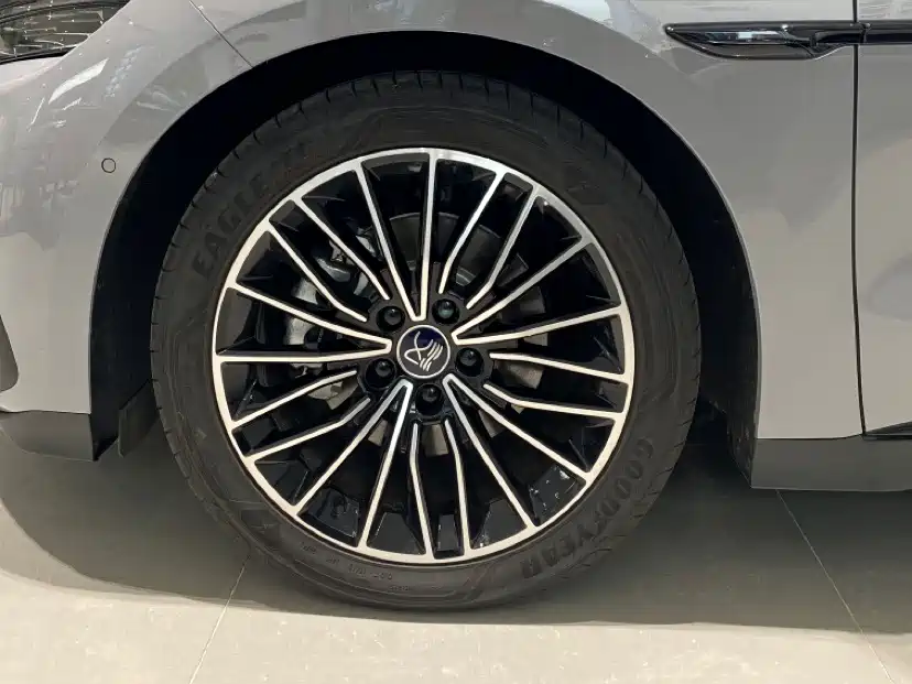 BYD Han 2025 DM-i Smart Drive 125KM Flagship
