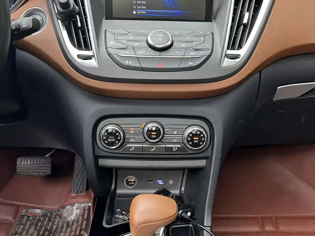 Soueast DX7 2015 1.5T AT Luxury