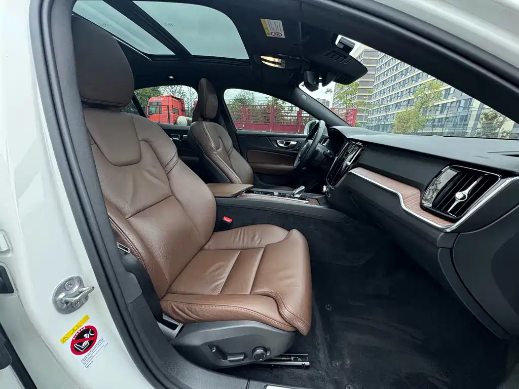 Volvo S60 — миниатюра 11