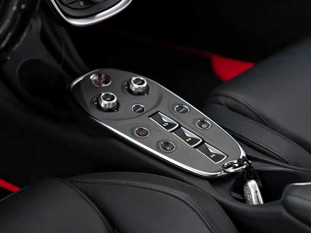 McLaren GT — миниатюра 14