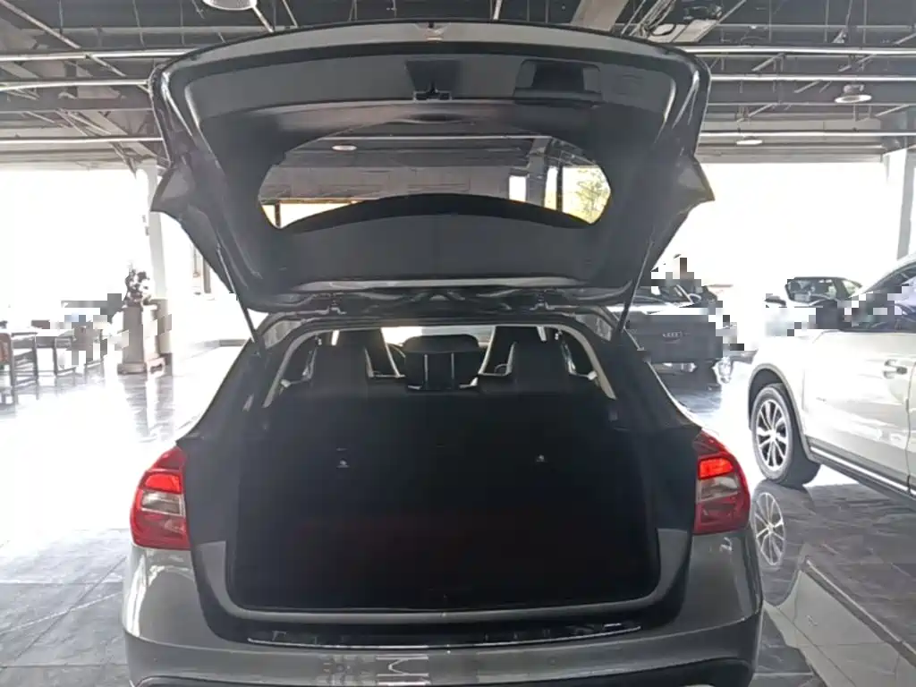 Mercedes-Benz GLA — миниатюра 19