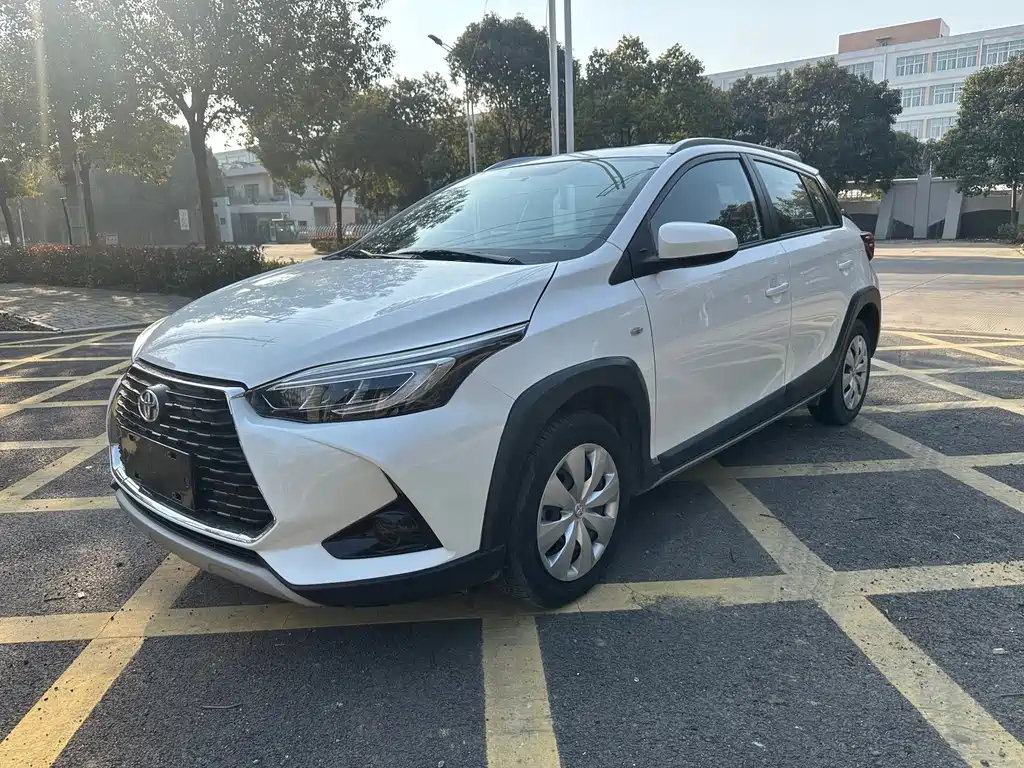 Купить Toyota Yaris L