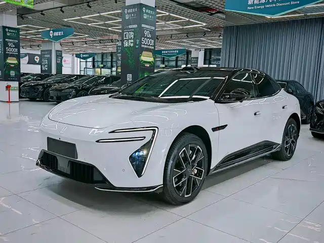 2025 Avatr 06