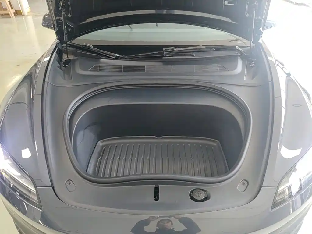 Tesla Model 3 — миниатюра 20