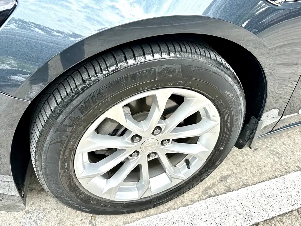 Buick LaCrosse — миниатюра 21