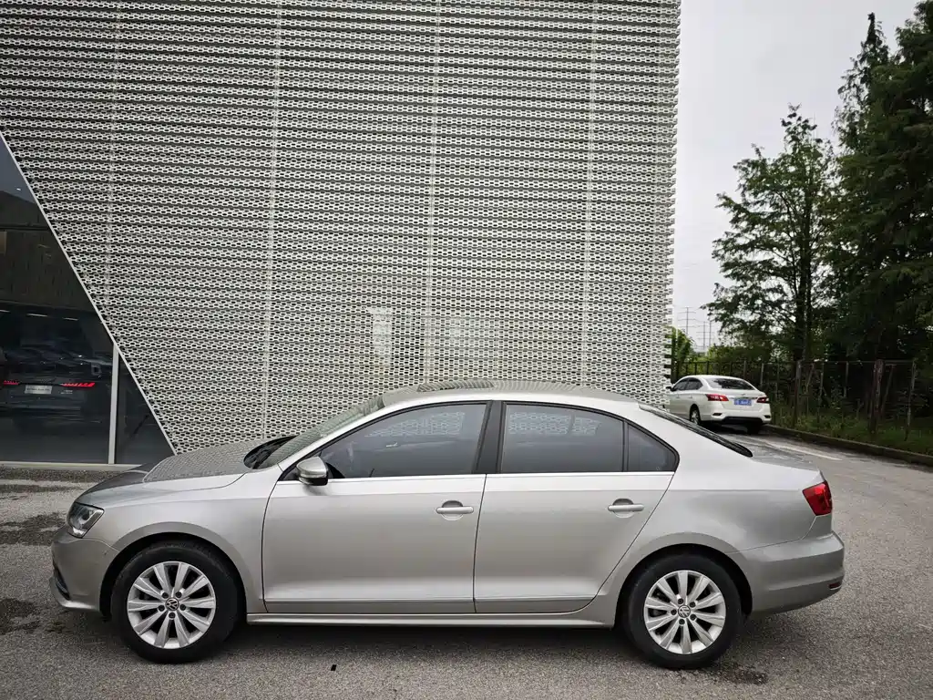 Volkswagen Sagitar — миниатюра 3