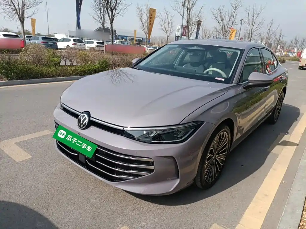 Volkswagen Passat 2025 Pro 380TSI