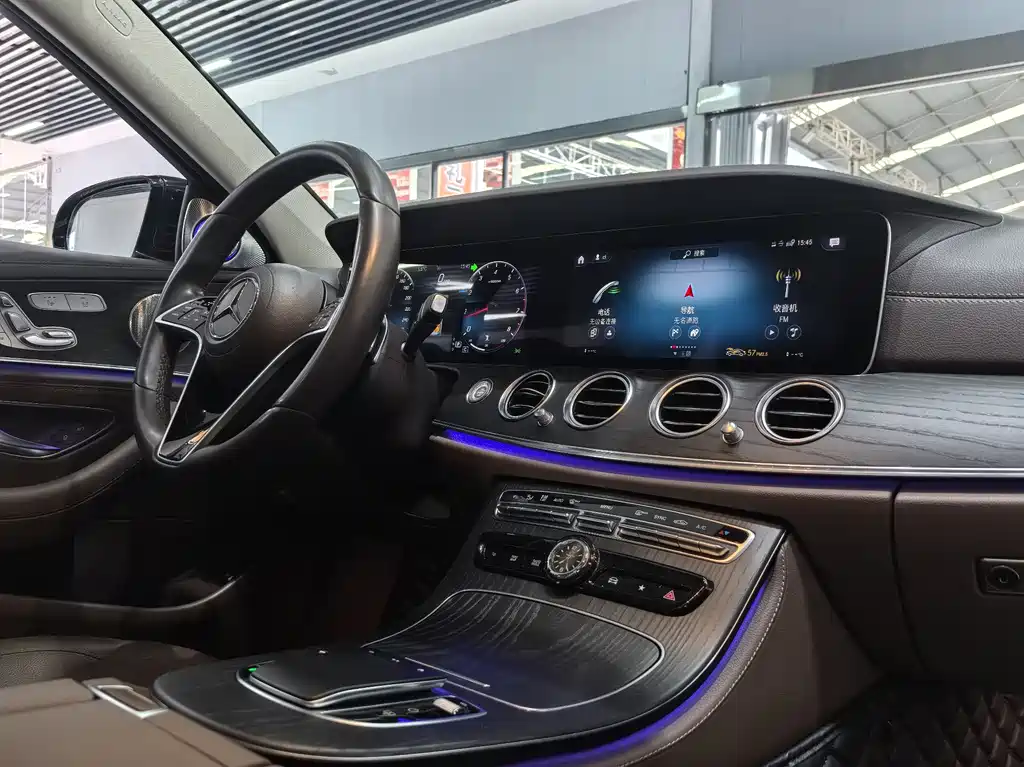 MERCEDES-BENZ E CLASS