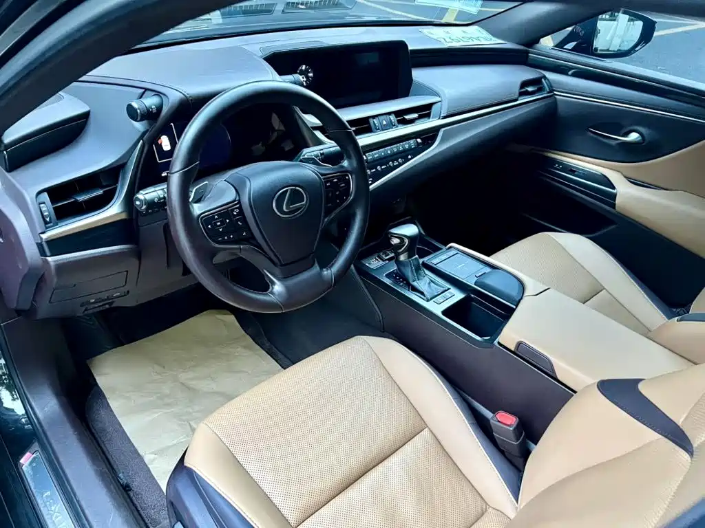 Lexus ES — миниатюра 7