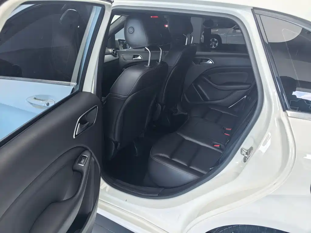 Mercedes-Benz B-Class — миниатюра 9