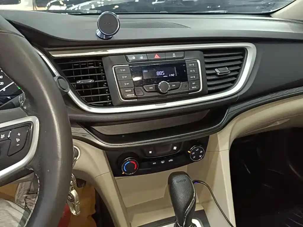 Buick Excelle — миниатюра 13