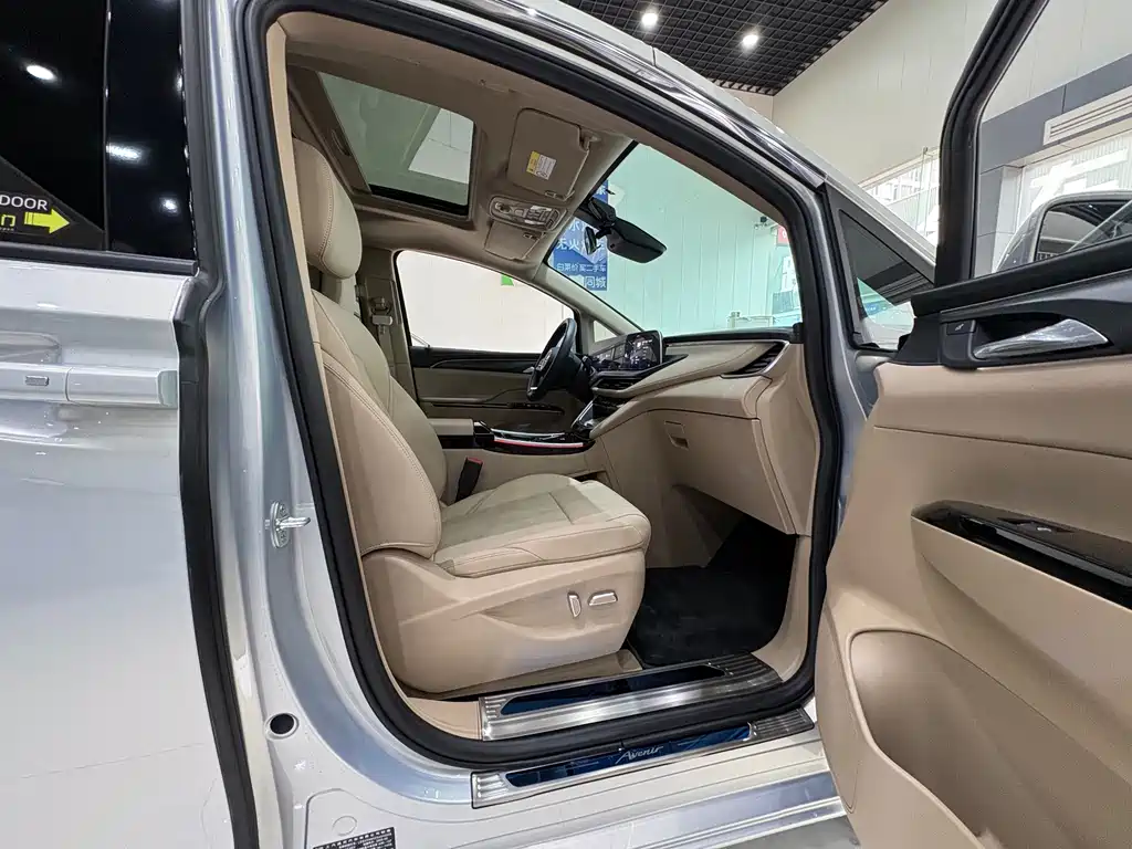 BUICK GL8 NEW ENERGY