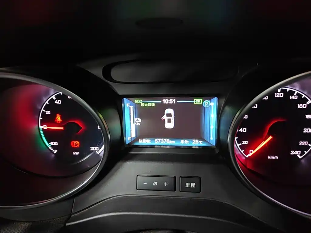 BYD Yuan EV — миниатюра 12