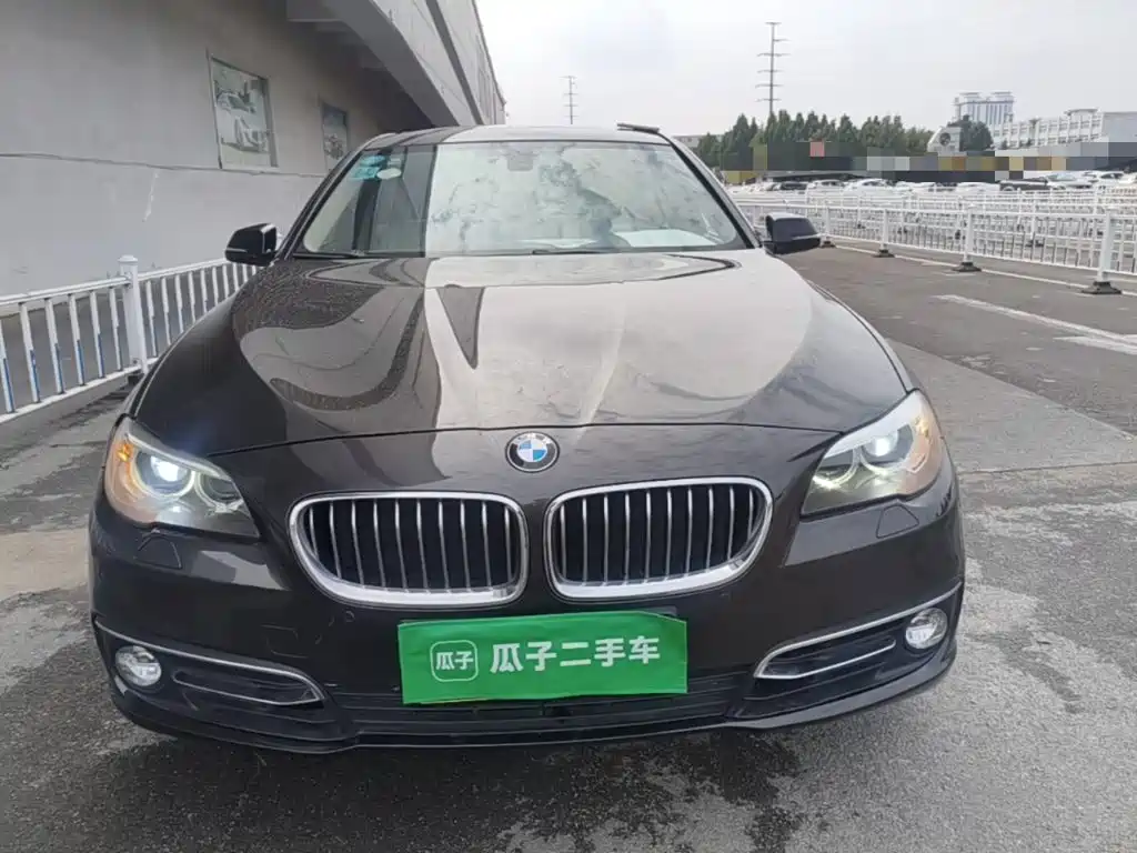 BMW 5 Series — миниатюра 3