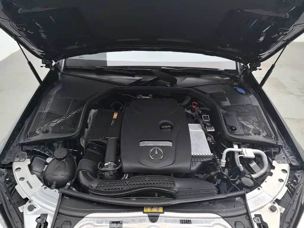 Mercedes-Benz C-Class — миниатюра 6