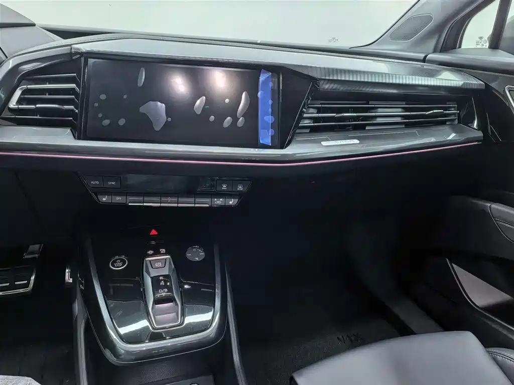 Audi Q4 e-tron — миниатюра 10