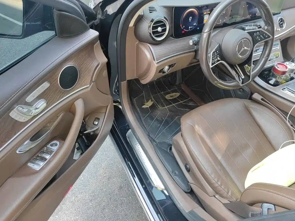 Mercedes-Benz E-Class — миниатюра 14