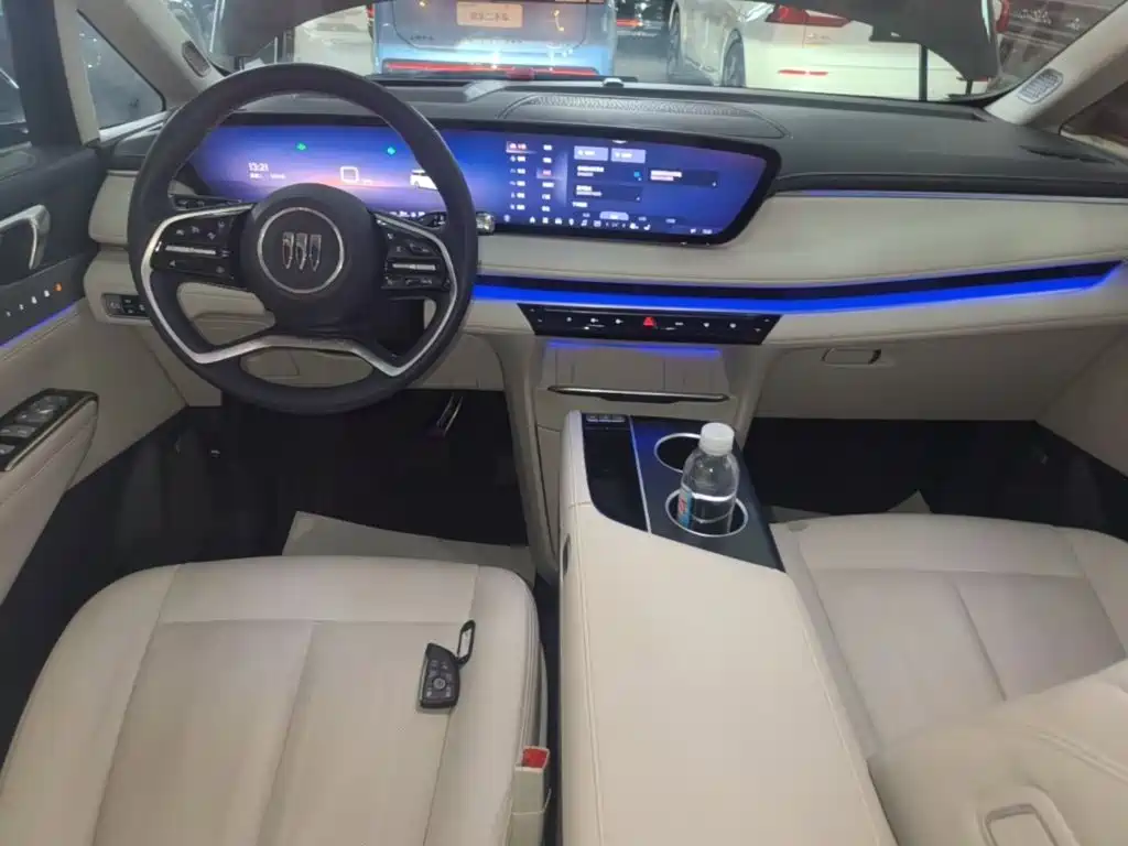 Buick GL8 Hybrid — миниатюра 6