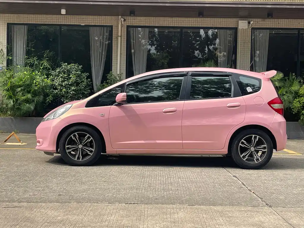 Honda Fit — миниатюра 9
