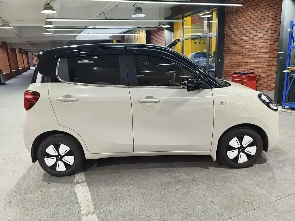 Wuling MINIEV — миниатюра 5