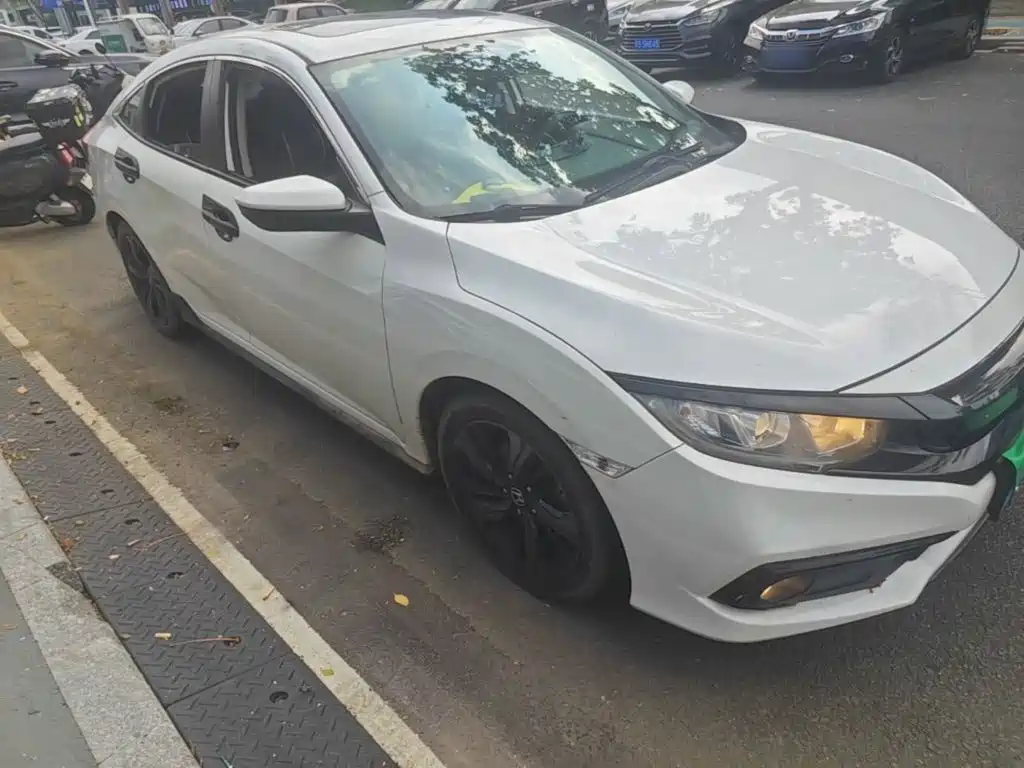 Honda Civic — миниатюра 4